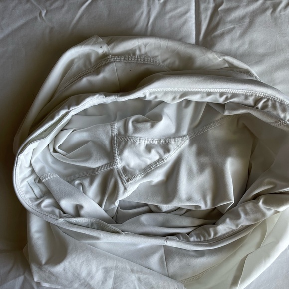 Athleta 2-in-1 Run Shorts - Picture 3 of 4